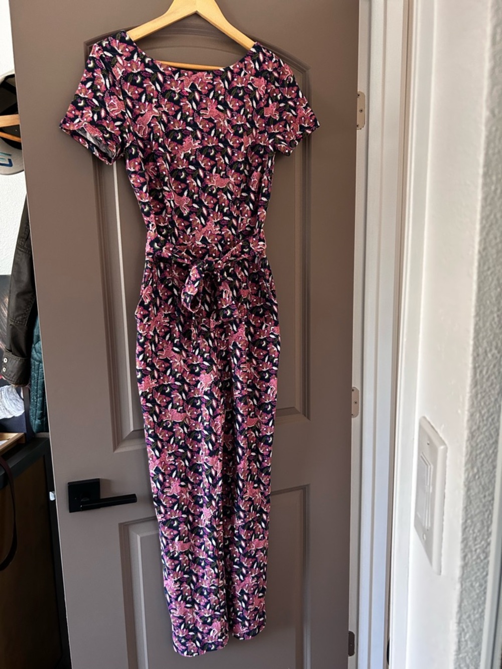 Boden- pink/navy floral and leopard print. Beautiful details scoop - Picture 3 of 6